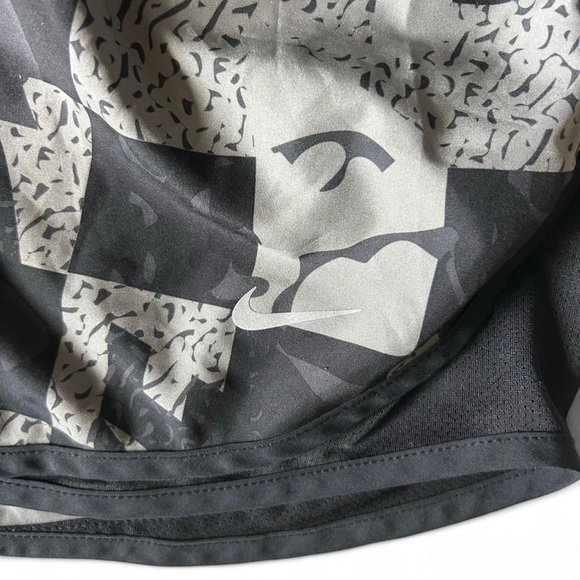 Nike Tempo Dri-FIT Running Shorts – M – Geometric Black/Gray - Picture 2 of 5